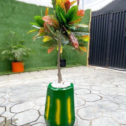 Payah Fiberglass Vase Potted With Artificial Banyan Tree