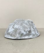 Bring refined texture to interiors with this modern artificial Rock in fiberglass. Lightweight and ideal for contemporary decor styles.