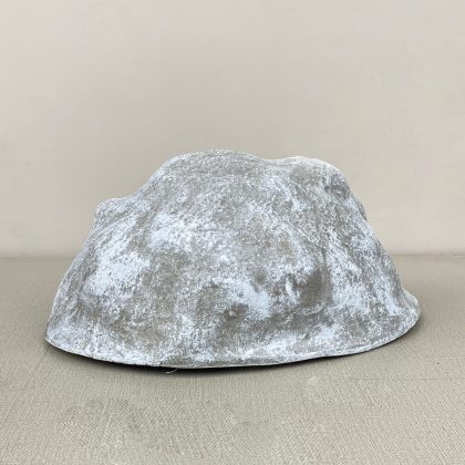 Bring refined texture to interiors with this modern artificial Rock in fiberglass. Lightweight and ideal for contemporary decor styles.